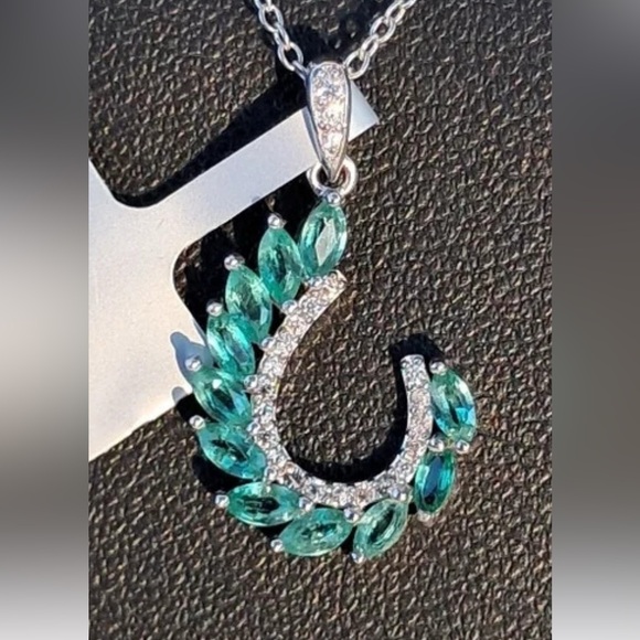 New Natural Emerald and diamond necklace platinum plated on sterling silver 😍 - Picture 6 of 7